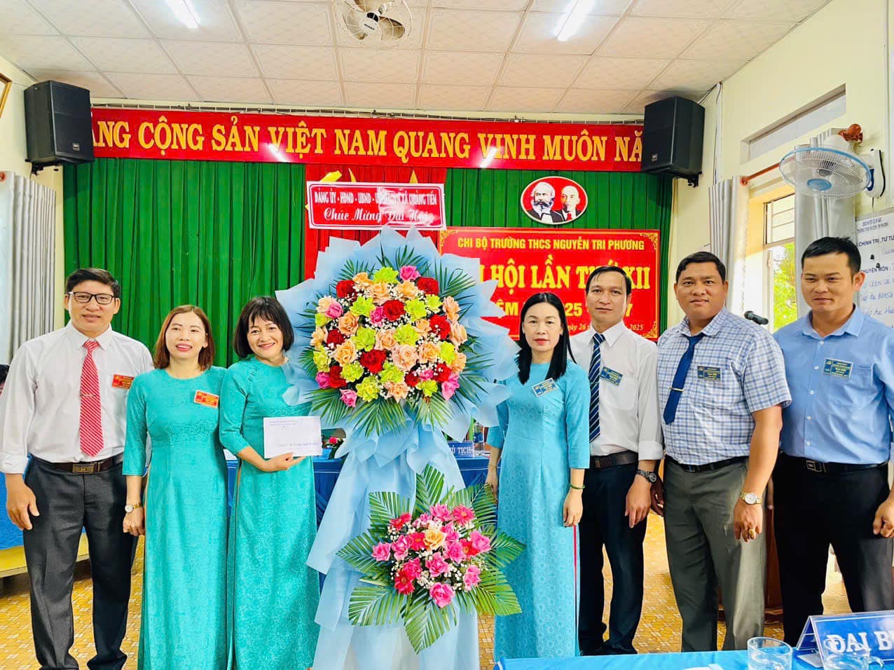 Đại hội Chi bộ trường Mẫu giáo Kim Đồng, trường THCS Nguyễn Tri Phương, Trạm y tế xã